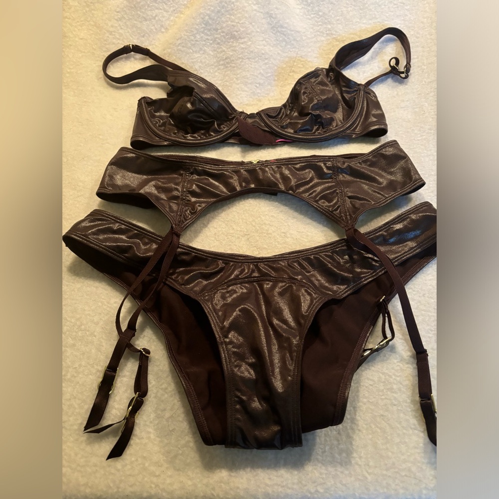 Elegant Brown Women's Lingerie Set